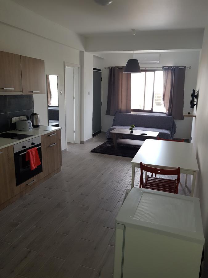 לימסול Mylos Court Apartments מראה חיצוני תמונה