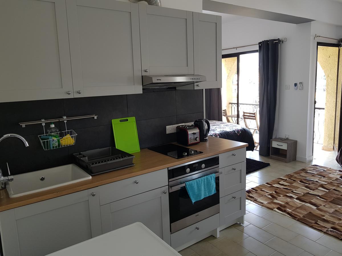 לימסול Mylos Court Apartments מראה חיצוני תמונה