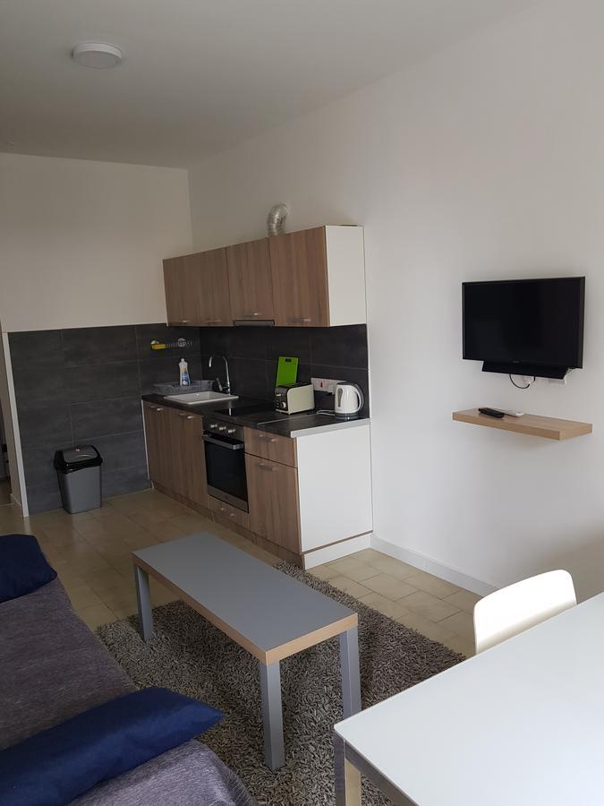 לימסול Mylos Court Apartments מראה חיצוני תמונה