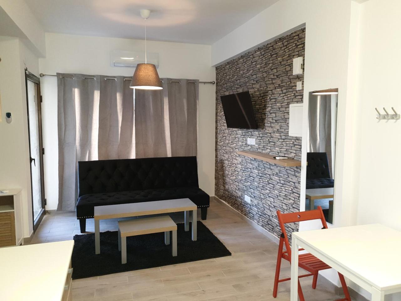 לימסול Mylos Court Apartments מראה חיצוני תמונה